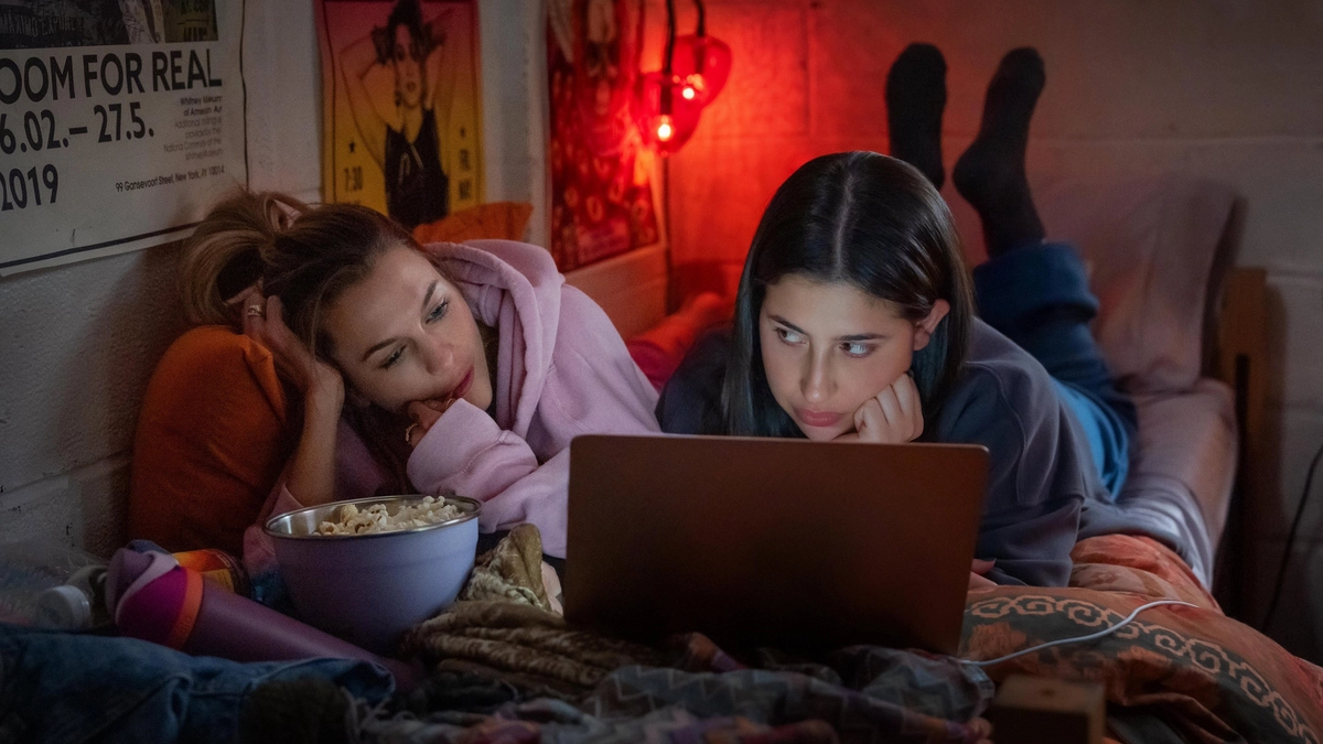 Bạn Cùng Phòng (Roommates)