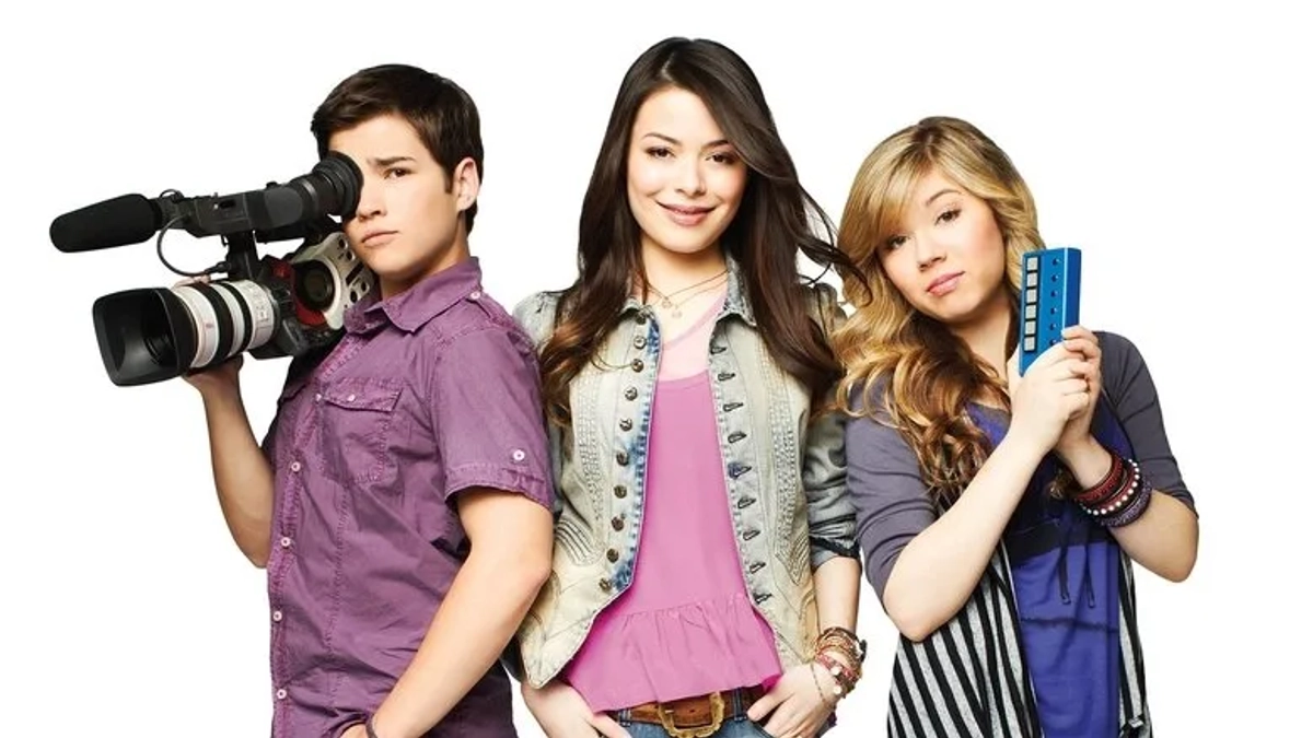 Cô Bé Internet Carly (Phần 1)