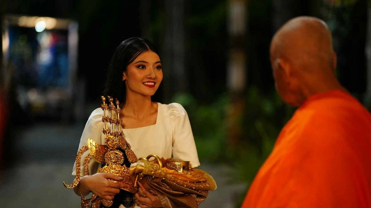 Heo Năm Móng (Hell Trotter)